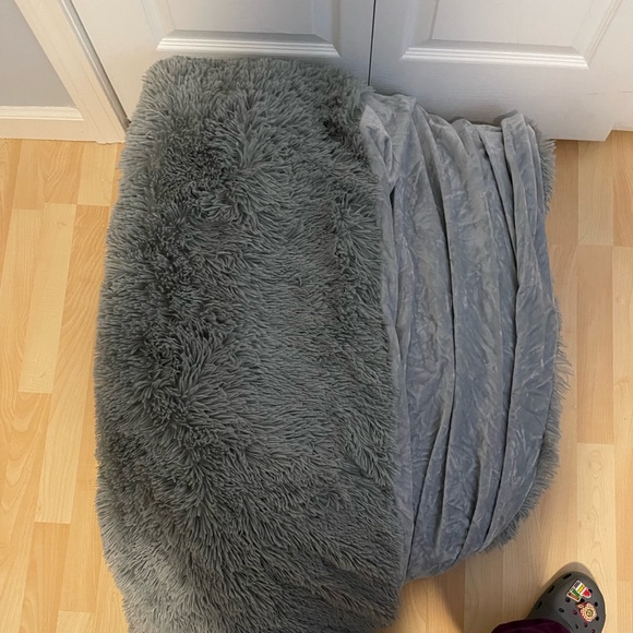 Comforter - Picture 2 of 5